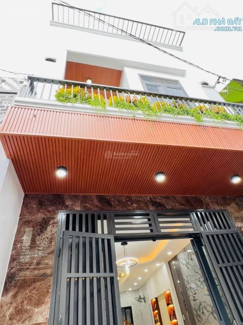 Bán nhanh nhà ngay chợ Phạm Văn Hai , 52m2 1 trệt 1 lầu giá 2 tỷ 890 , 2 PN 2 WC