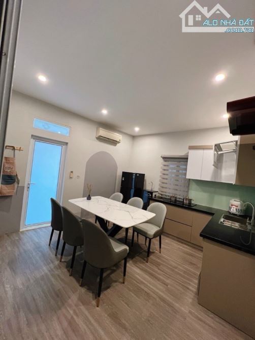 Bán Nhà 5 tầng, 3 phòng ngủ, lô góc, ngõ 3 gác thông, thoáng, quận Hai Bà, chỉ hơn 3 tỷ