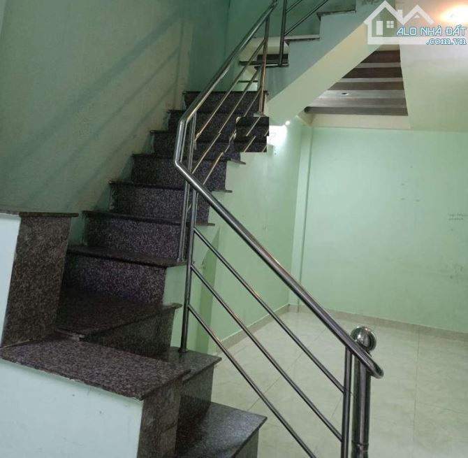 Nhà lầu đúc, 5mx16m, 2 phòng ngủ, 2 toilet, hẻm xe hơi, Nguyễn Thị Kiểu, giá 6 triệu