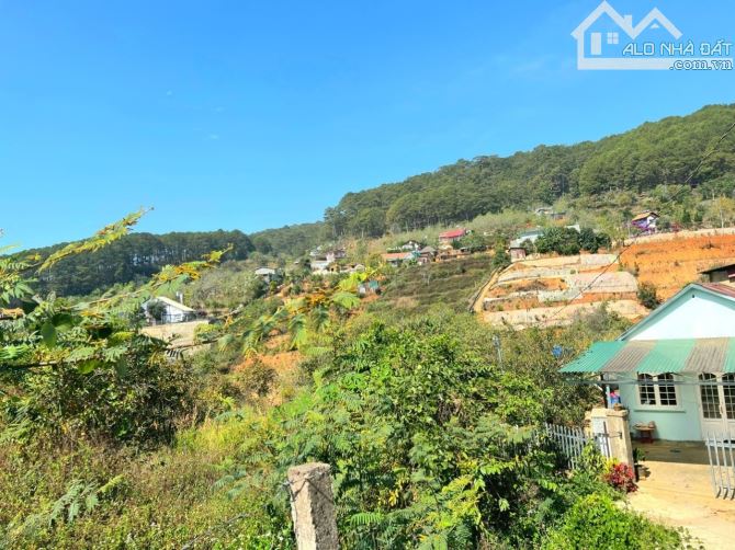 Bán gấp nhà 2 mặt tiền view đẹp rừng thông khu dân cư Khe Sanh, đi Hồ Xuân Hương 4km