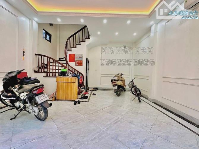 Bán nhà Phân lô Yên Lạc DT 38m2 x 5 tầng Ngõ Oto tránh Giá 7 tỷ