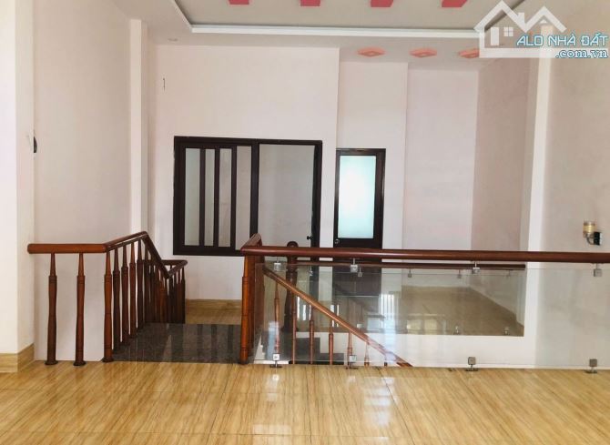 Bán nhà Đông Giang 2,5 tầng view biển DT 70M2 Gía 5,5 tỷ - 1