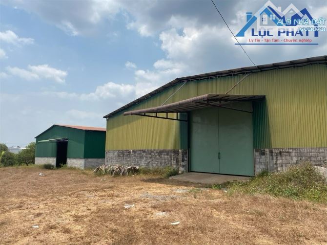 Bán đất nhà xưởng Huyện Thống Nhất Đồng Nai 23.603m2 có 3000 đất SKC giá giảm còn 28 tỷ - 2