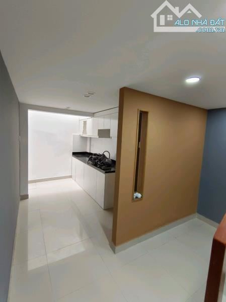 Nhà đầy đủ Tiện Nghi chỉ cần xách valy vào ở, Lý Thái Tổ Q.10 – giá 6,5 tỷ - 2