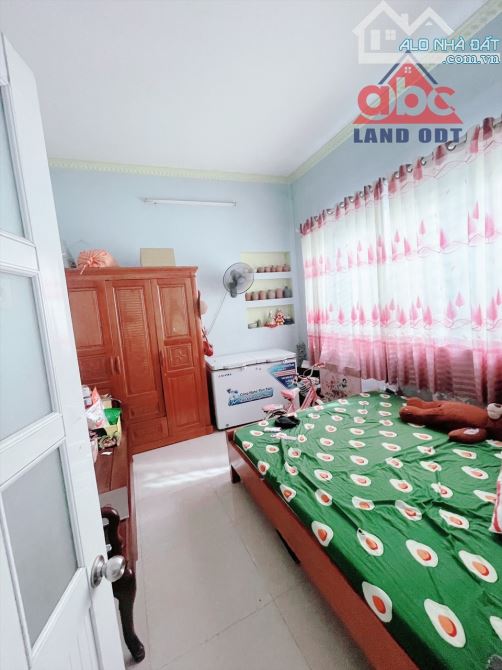 Bán Nhà 1trệt 1lầu P Bữu Long_Tp Biên Hoà DT: 72m2 Sổ Riêng Full Thổ Cư . Giá chỉ 3ty8 - 3