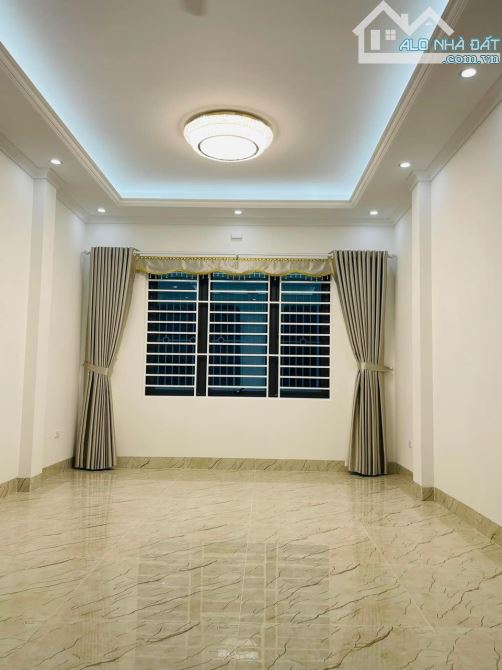 Cần bán gấp nhà phân lô phố Trần Quốc Hoàn 40m2, 6T, thang máy, ô tô tránh,full nội thất, - 3