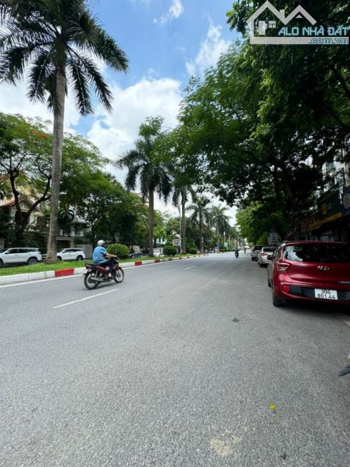 MẶT PHỐ ĐƯỜNG ĐÔI NGUYỄN KHUYẾN VĂN QUÁN VỈA HÈ KINH DOANH TRUNG TÂM ANH NGỮ 110m 33 TỶ - 5