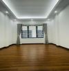 Cần bán gấp nhà phân lô phố Trần Quốc Hoàn 40m2, 6T, thang máy, ô tô tránh,full nội thất,