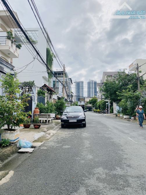 Q7-CƯ XÁ NGÂN HÀNG- NHỈNH 3 tỷ -Ô TÔ ĐẬU CỬA 45m2 -100m ra LÂM VĂN BÊN