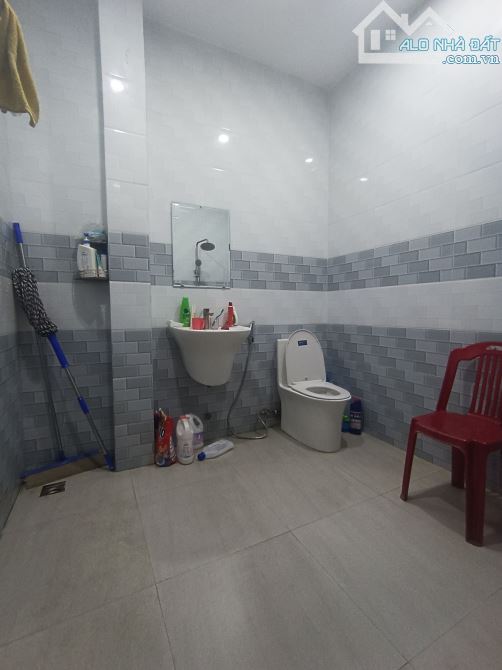 Bán nhà Nguyễn Văn Thoại, Sơn Trà, 100m2, 3 tầng, 3 PN.Giá 6.x tỷ.TL, LVCC.SHR.