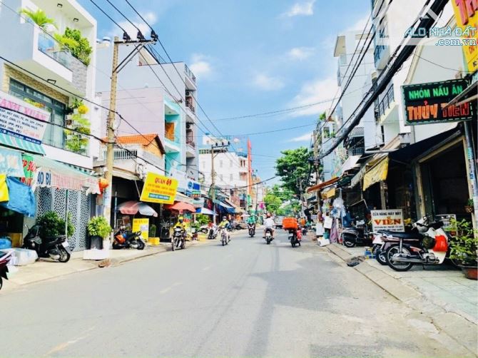 Bán nhà MT đường Nguyễn Súy gần chợ Tân Hương (4x20m vuông vức) nhà cấp 4, giá 10.9 tỷ TL