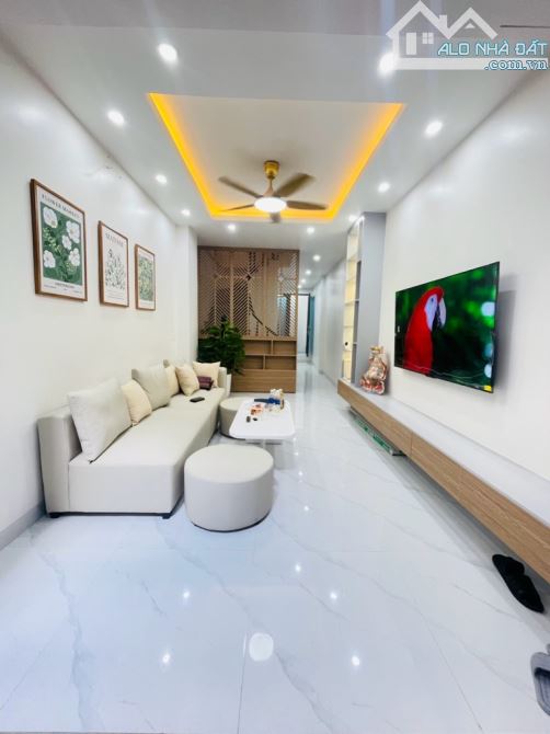 Hạ Đình, Thanh Xuân, 45m² ×  4 tầng, Tặng nội thất sang trọng, Nhỉnh 6 tỷ.