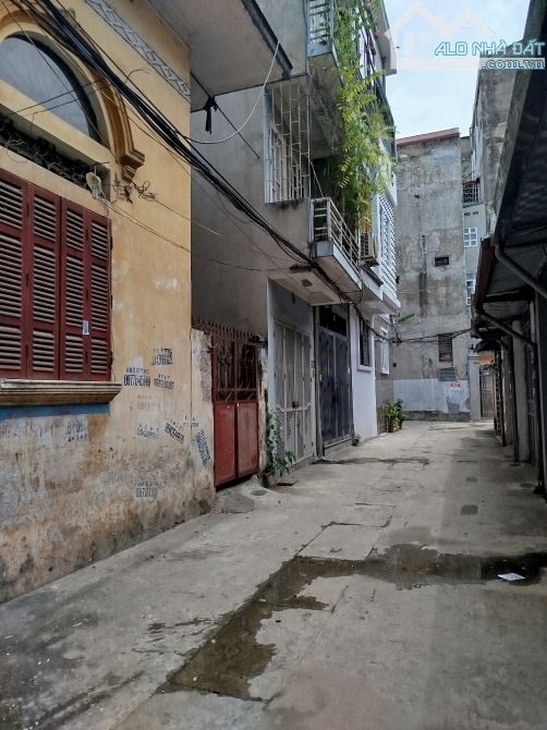 Bán nhà đường Tân Xuân DT 50m2, phân lô, ô tô vào, giá 5.8 tỷ. - 1