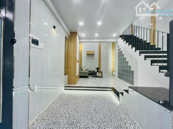 Nhà đẹp 50m2 ngay Nguyễn Văn Quá, Quận 12. Đường 6m. Giá: 2 Tỷ 150. Sổ Hồng Riêng - 1