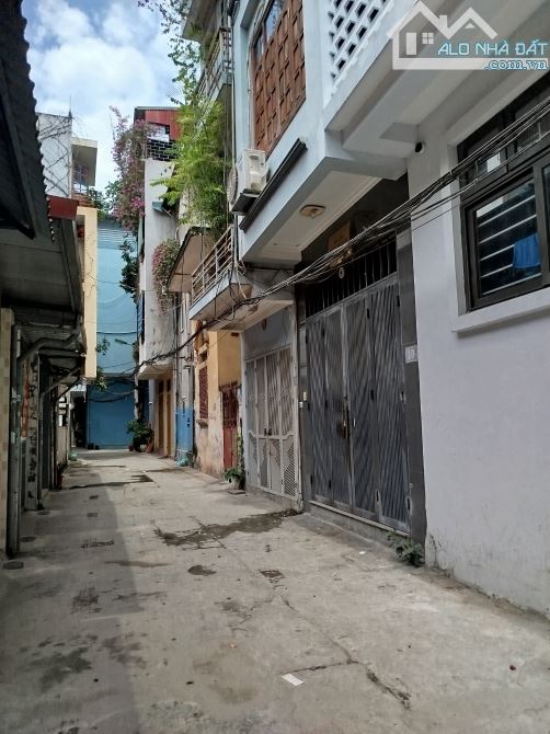 Bán nhà đường Tân Xuân DT 50m2, phân lô, ô tô vào, giá 5.8 tỷ. - 2