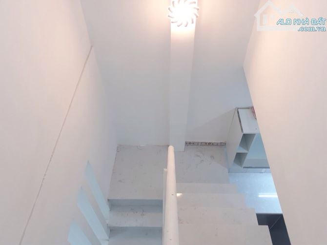 Q7-CƯ XÁ NGÂN HÀNG- NHỈNH 3 tỷ -Ô TÔ ĐẬU CỬA 45m2 -100m ra LÂM VĂN BÊN - 2