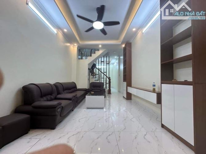 Nhà Hoàng Quốc Việt, Nghĩa Tân, Cầu Giấy, 46.5m2, 13.4 Tỷ. - 2