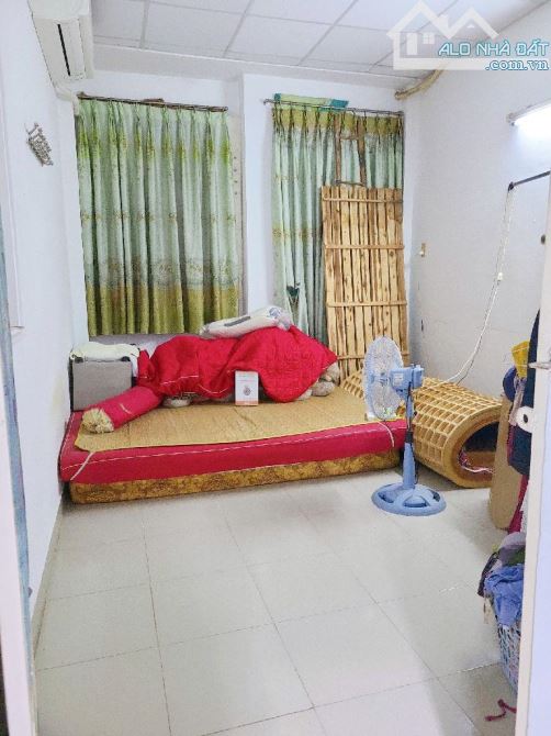 DƯƠNG QUÃNG HÀM – 43MV – 3 PHÒNG NGỦ - HẺM XE HƠI – HƠN 3 TỶ. - 4