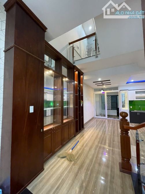 🔥 Chào bán bán nhà 3 tầng 3mê , Lê Văn Thịnh , Hoà Minh, dt đất 5X17m - dt sàn 225m - 9