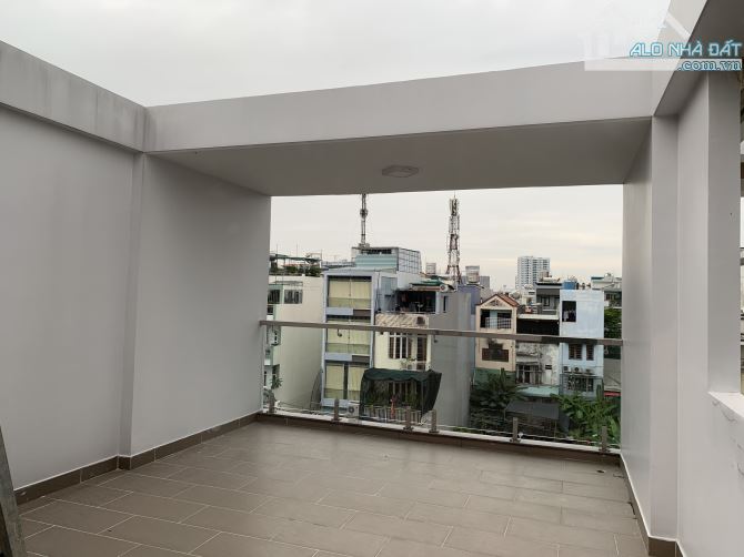 Cho thuê nhà 4 mặt tiền đường 30m KDC Nam Long Phú Thuận Quận 7.