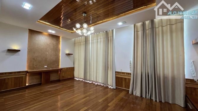 💥 Bán mặt tiền Hoàng Quốc Việt nhà toàn gỗ quý💥💥
