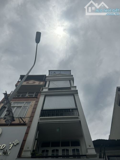Hàng hiếm! Bán nhà mới mặt phố Yên Lãng 81m2, 6 tầng thang máy.