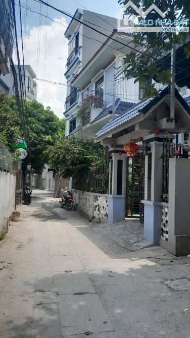 Hoa Hậu Nhà mới Nhân Hòa-Tả Thanh Oai, 42m2 ô tô đỗ của,4tầng-3 ngủ Chỉ 4.5tỷ, LH - 1