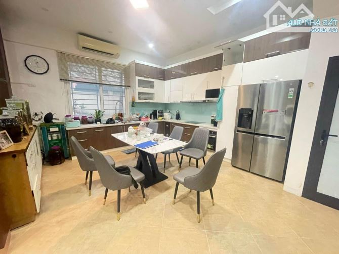 View Ngã 4 Nguyễn Văn Huyên, Mặt Ngõ Kinh Doanh, 70m2, 5 Tầng, Cạnh Công Viên, Oto Tránh - 1