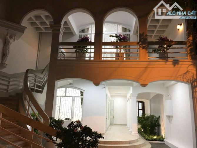 Bán biệt thự khu Vip Nguyễn Văn Trỗi, Phú Nhuận, 2 tầng, 8x30m, Giá 51 Tỷ TL - 1