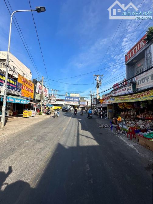 BÁN LÔ ĐẤT BIỆT THƯ VƯỜN KHU DÂN CƯ  1233M2 (24MX50M) CÓ SẴN 150M2 THỔ CƯ CHỈ 1TY6 - 1