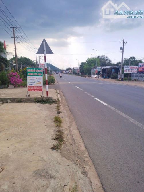 BÁN NHÀ MẶT TIỀN QUỐC LỘ 20 DT : 207m2(5mx41m) KINH DOANH ĐA NGÀNH NGHỀ CHỈ 2TỶ1 - 1