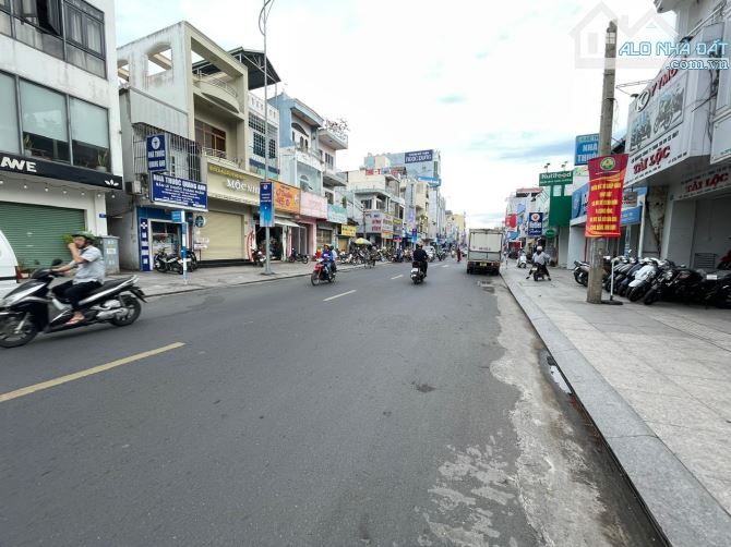 Cần bán nhà 2 mặt tiền đường 30 tháng 4 gần vòng xoay Biên Hùng giá 11,9 tỷ - 2