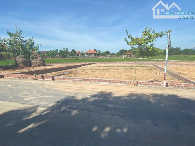 Bán nhanh lô đất 230m2 - giá 590tr - 2