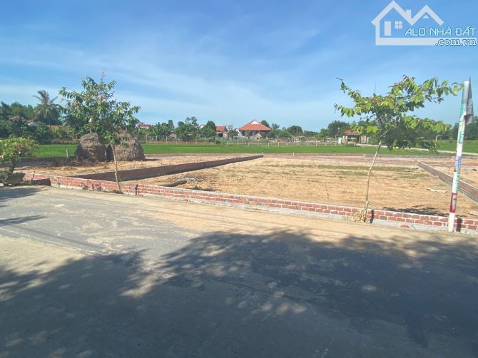 Bán nhanh lô đất 230m2 - giá 590tr - 3