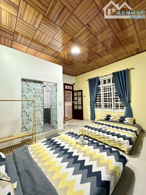 HOMESTAY TRUNG TÂM TP CÁCH CHỢ ĐÊM CHỈ 5P. 145M2 GIÁ CHỈ 9,5 TỶ - 4