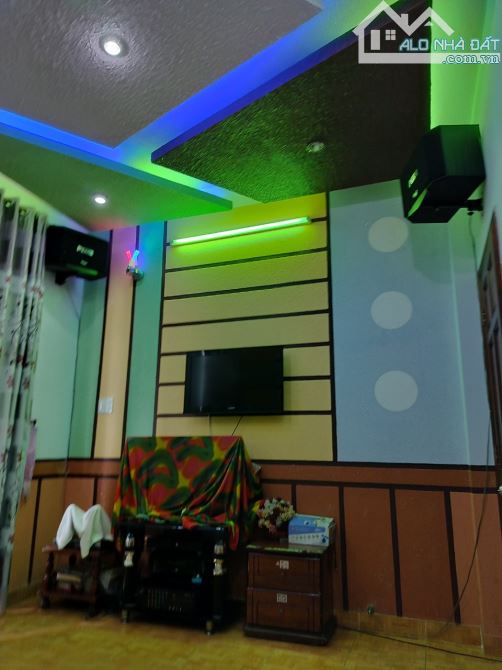 NHÀ 3 LẦU 5PN 3WC SÂN NHÀ ĐẬU OTO FULL NỘI THẤT CÓ PHÒNG KARAOKE RIÊNG MẶT TIỀN ĐƯỜNG LỚN - 8