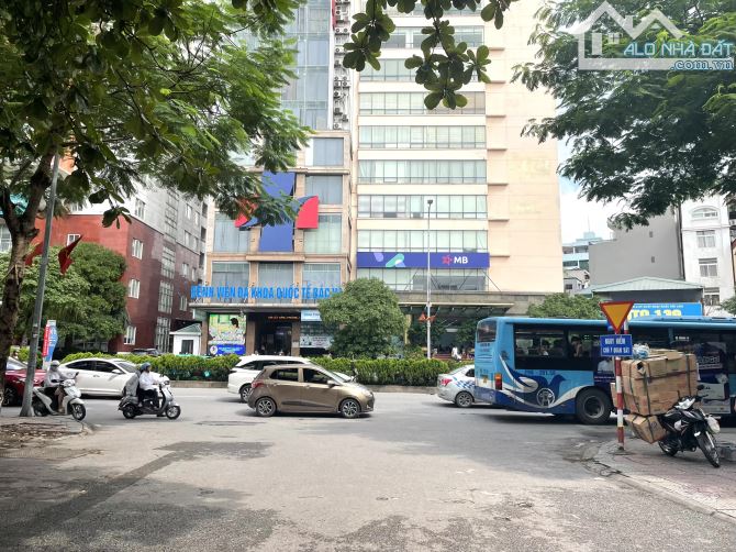 Mở bán 3 căn nhà xây mới 6 tầng, thang máy ngõ 162 Nguyễn Văn Cừ 40m2-45m2. Gía 9.x tỷ