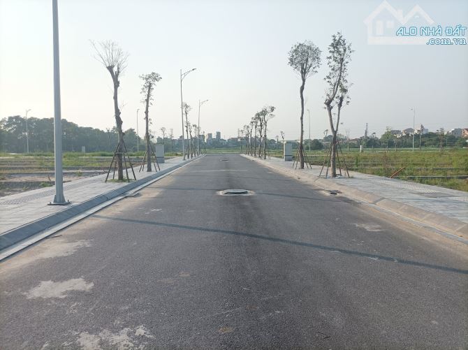 Đất đấu giá Vân Hà – Kinh doanh, oto tránh, vỉa hè. DT 133m2. MT 6m.