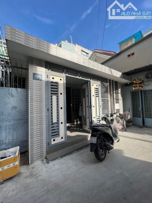 Bán chia tài sản cho con cháu căn nhà trệt lầu và dãy phòng trọ, 150m2, chiều ngang 12 mét