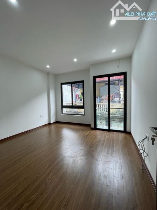 Bán gấp nhà Hoàng Mai ngõ thông tứ tung, 30m2, 4 tỷ - 1