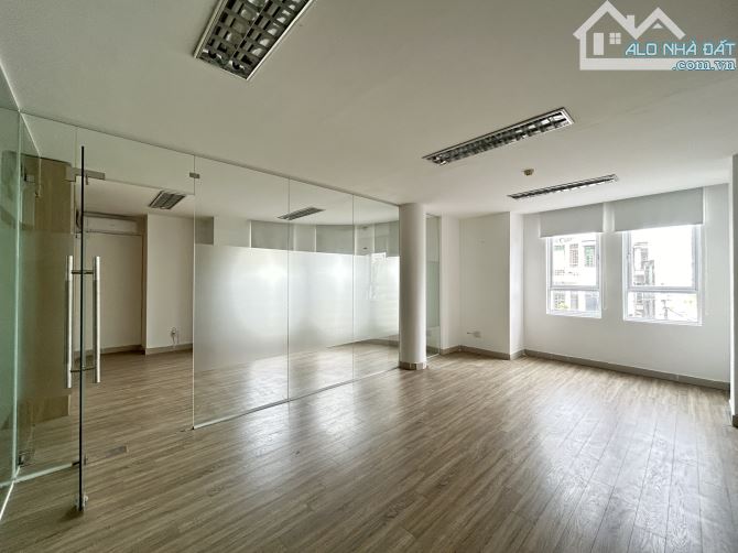 Cho thuê văn phòng 120 m2 – 22 tr, sẵn vách ngăn. LH: OFFICE DANANG - 1