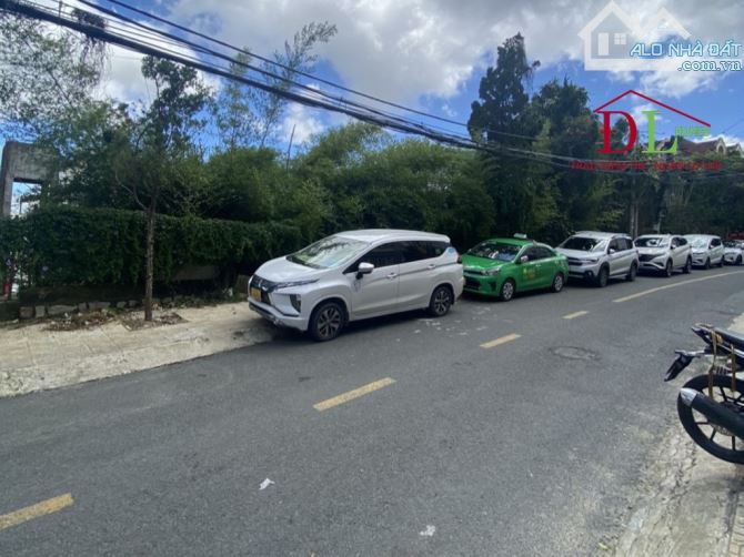 Bán 212m2 đất mặt tiền Phan Như Thạch , ngay trung tâm P1 , phố đi bộ . - 1