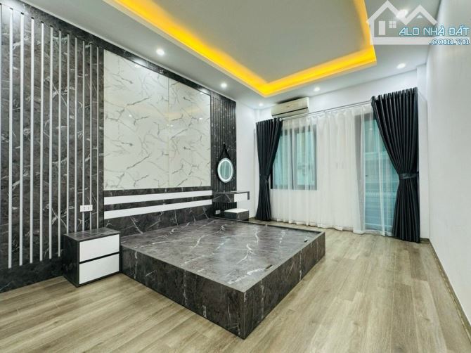 Bán nhà Phố Minh Khai, cạnh Times City, gần đường oto,  ở ngay: 30m2, 5T, MT 3,5m. - 3