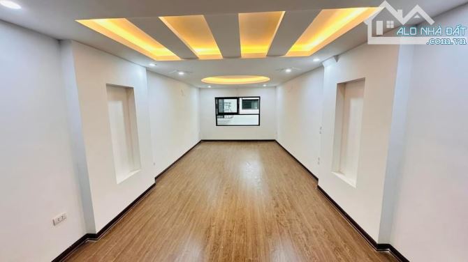 Siêu Mới ! Trường Chinh ở sướng - 40m*6T Thang máy ở luôn . Chỉ nhỉnh 7đ - 3