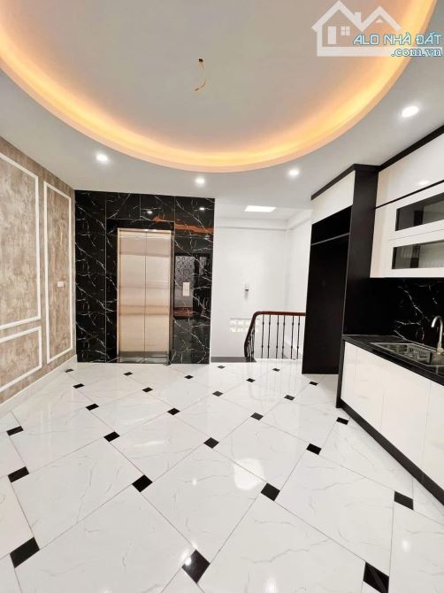 Siêu Mới ! Trường Chinh ở sướng - 40m*6T Thang máy ở luôn . Chỉ nhỉnh 7đ - 4