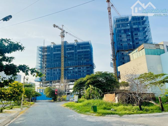 Bán lô đất ngay chân chung cư Đạt Gia - Sunview - Đường Cây Keo, Tam Phú - 6,8 tỷ / 120 m2 - 5