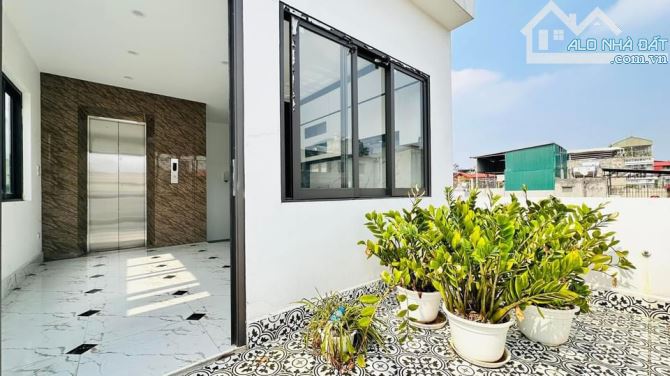 Siêu Mới ! Trường Chinh ở sướng - 40m*6T Thang máy ở luôn . Chỉ nhỉnh 7đ - 6