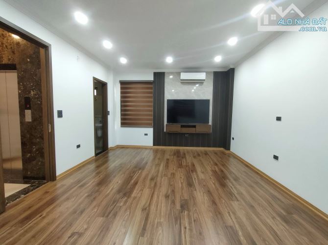 HÀ ĐẸP KIM NGƯU HAI BÀ TRƯNG- THANG MÁY 2 THOÁNG NGÕ RỘNG GẦN PHỐ- 52M2/5T- GIÁ 10 TỶ 8