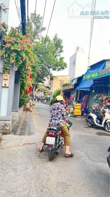 CẦN BÁN 10 PHÒNG TRỌ GẦN CHỢ BÌNH CHÁNH GIÁ CHỈ 1 TỶ 600 GỌI XEM PHÒNG