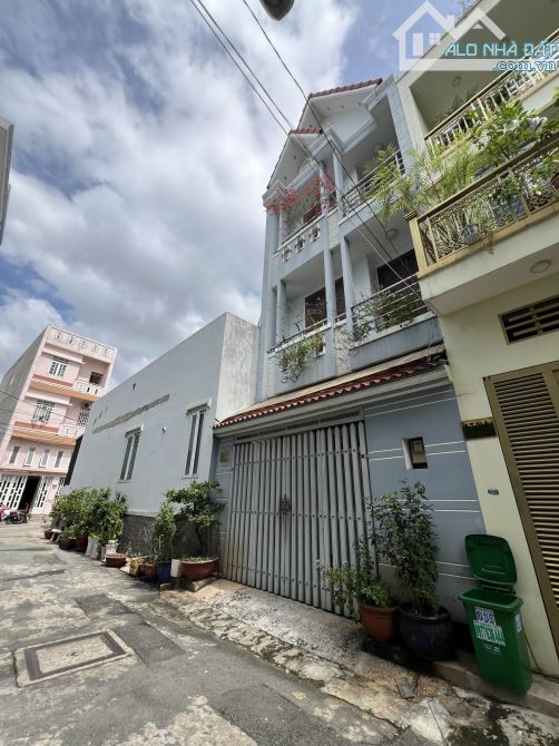 Bán nhà 1 trệt 2 lầu đường số 5, Tăng Nhơn Phú B, Giá 7,2 tỷ gần VinCom Q9